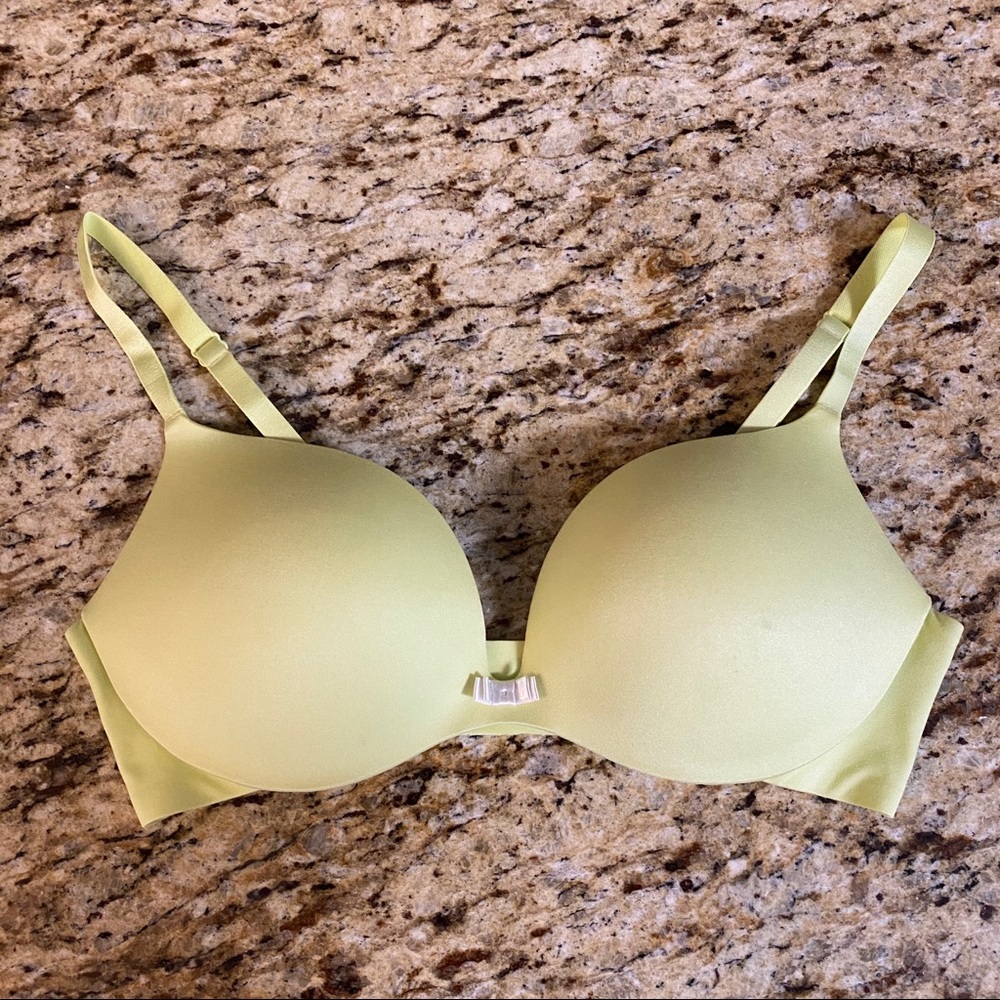 Victoria’s Secret Plunge Bra 36C